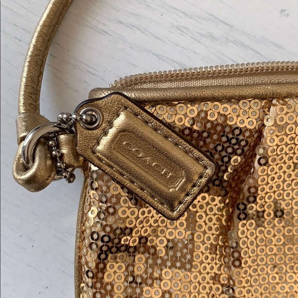 Coach wristlet - Picture 5 of 9